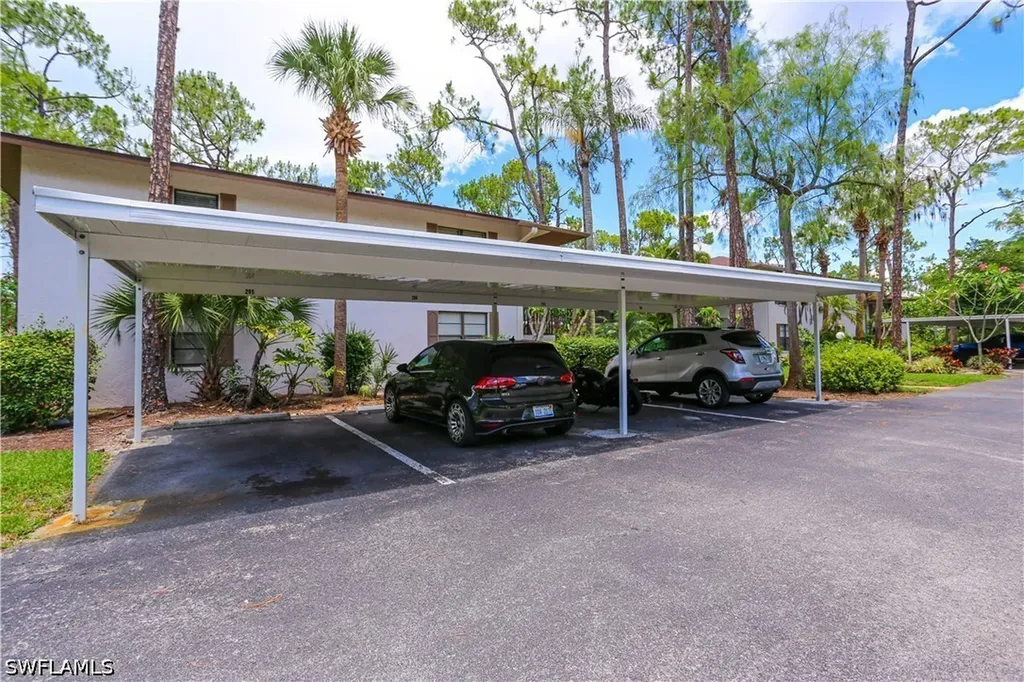 1765 Courtyard Way Naples FL 34112