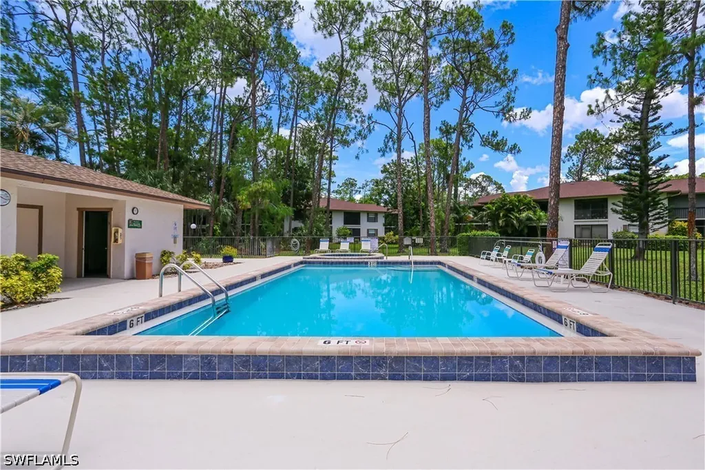 1765 Courtyard Way Naples FL 34112
