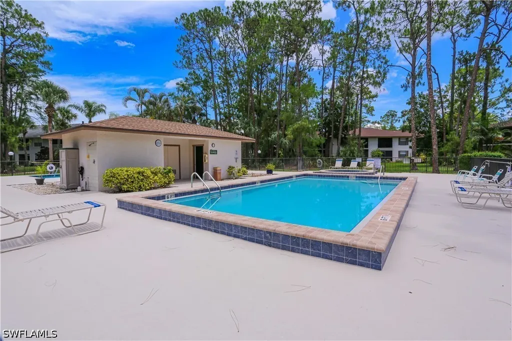1765 Courtyard Way Naples FL 34112