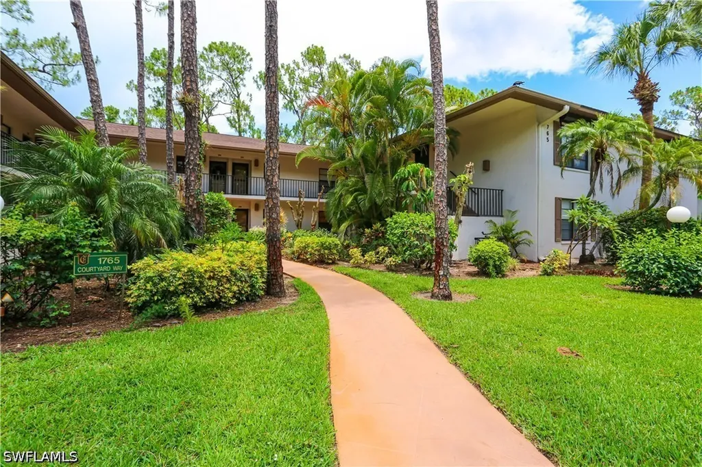 1765 Courtyard Way Naples FL 34112