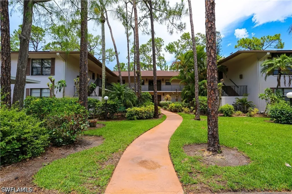 1765 Courtyard Way Naples FL 34112
