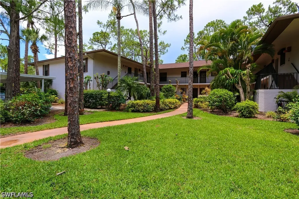 1765 Courtyard Way Naples FL 34112