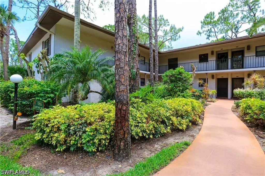 1765 Courtyard Way Naples FL 34112