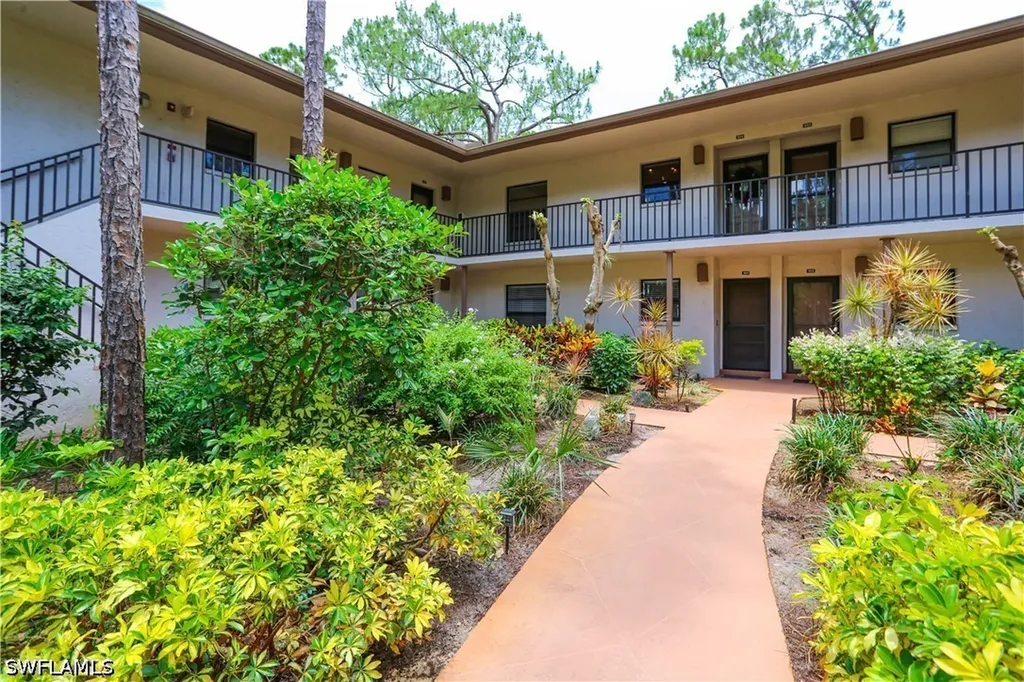 1765 Courtyard Way Naples FL 34112