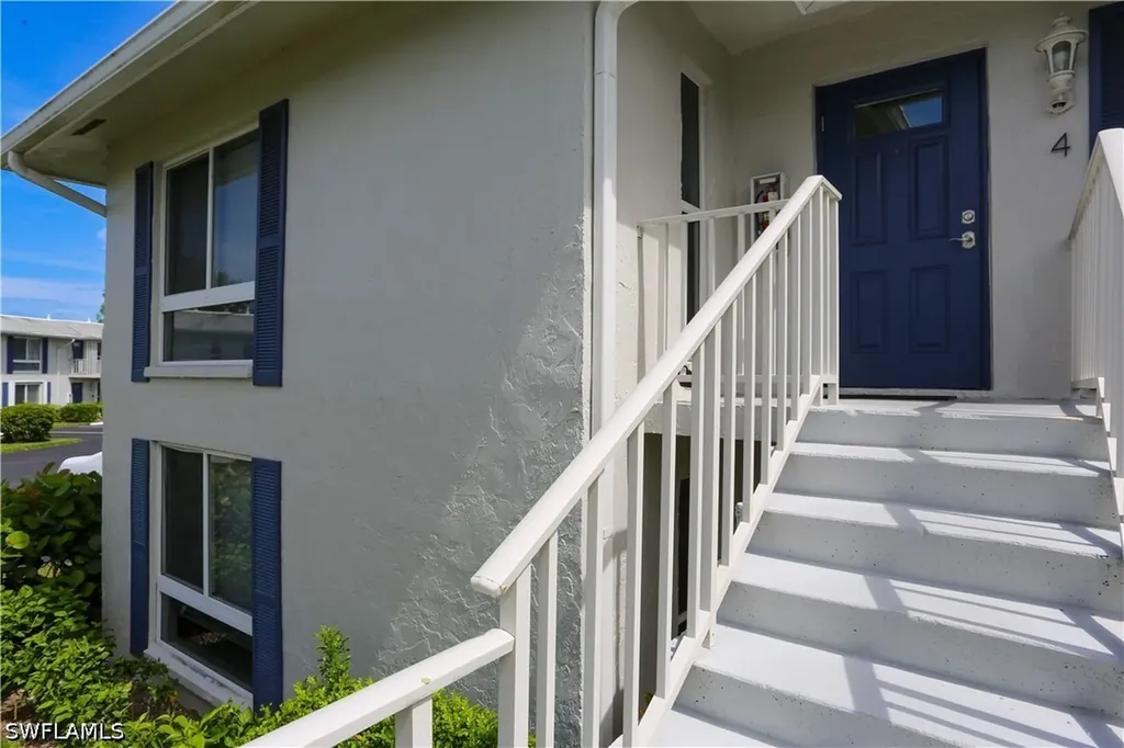 195 Peppermint Lane Naples FL 34112