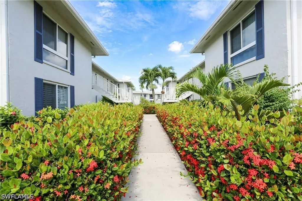 195 Peppermint Lane Naples FL 34112