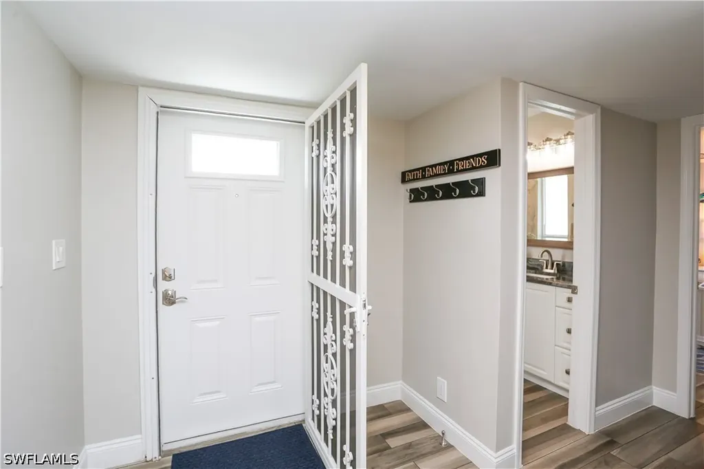 195 Peppermint Lane Naples FL 34112