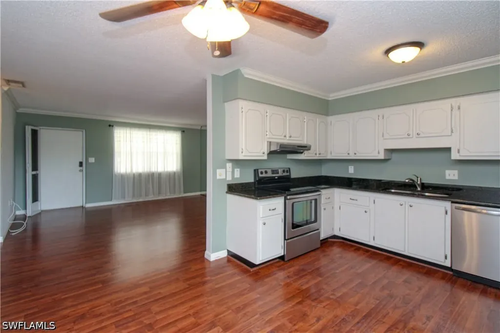 729 Palm View Drive Naples FL 34110