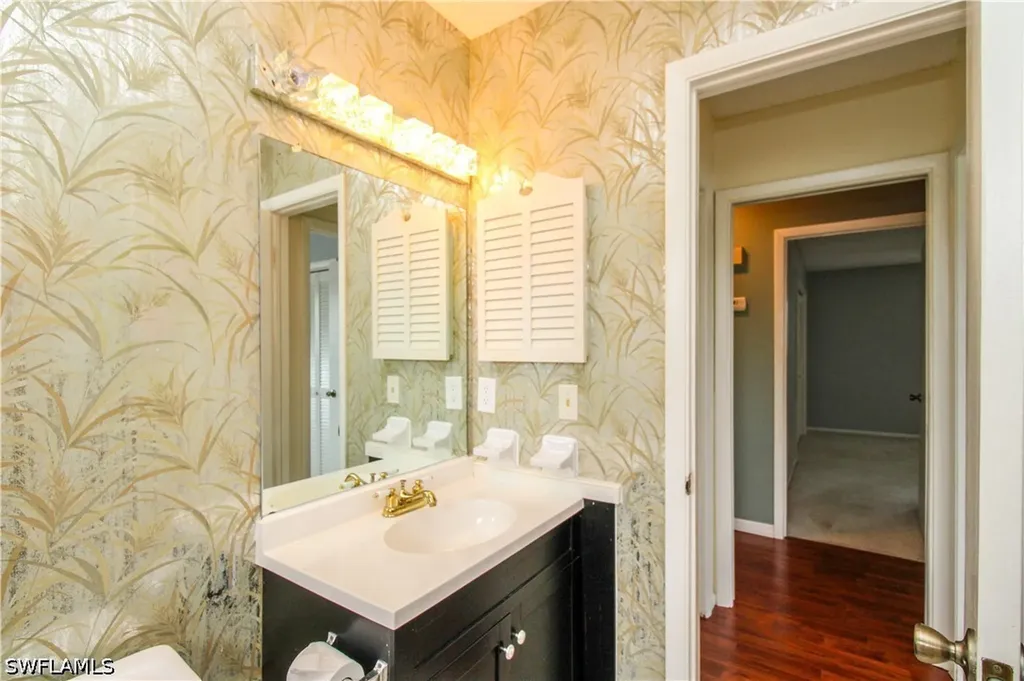 729 Palm View Drive Naples FL 34110