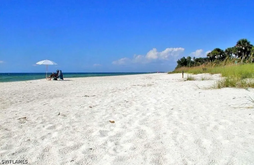729 Palm View Drive Naples FL 34110