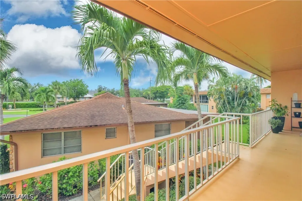729 Palm View Drive Naples FL 34110