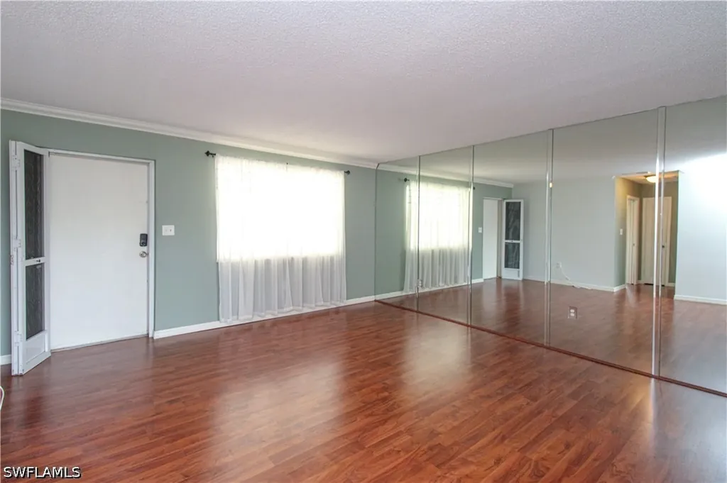 729 Palm View Drive Naples FL 34110