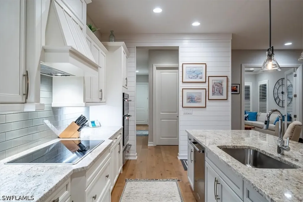 14372 Neptune Avenue Naples FL 34114