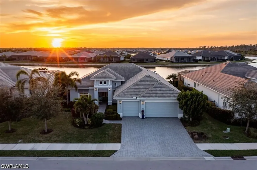 14372 Neptune Avenue Naples FL 34114