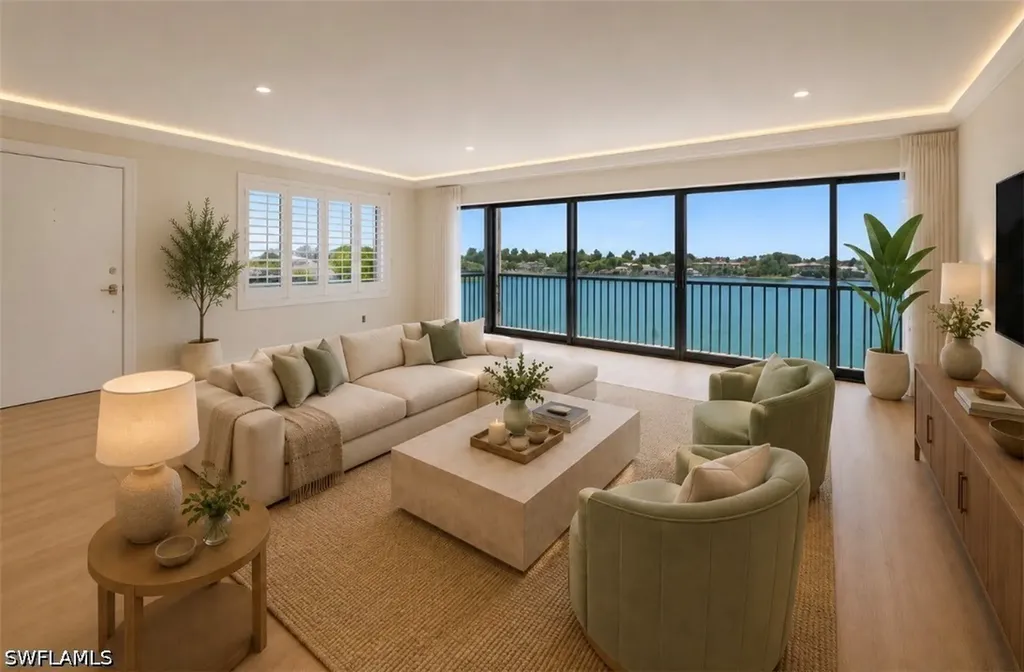 222 Harbour Drive Naples FL 34103