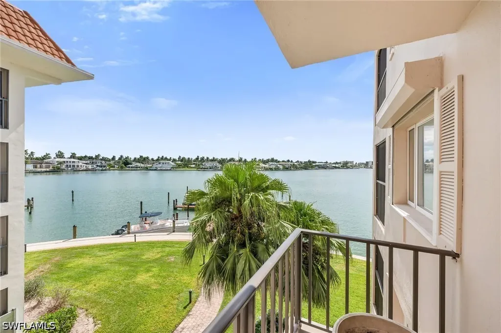 222 Harbour Drive Naples FL 34103