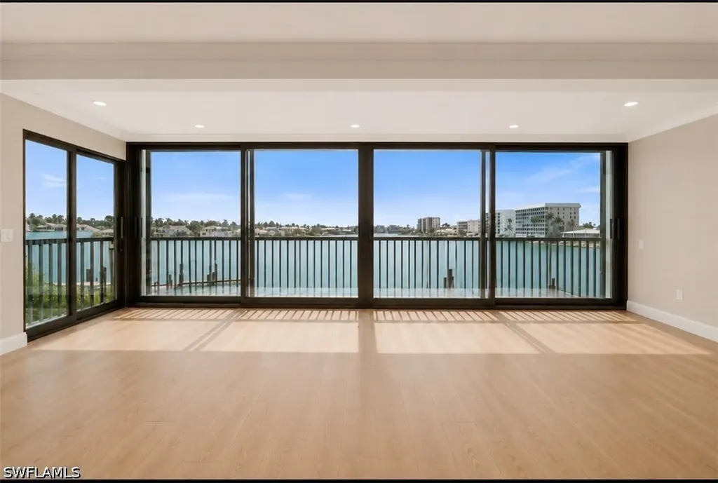 222 Harbour Drive Naples FL 34103