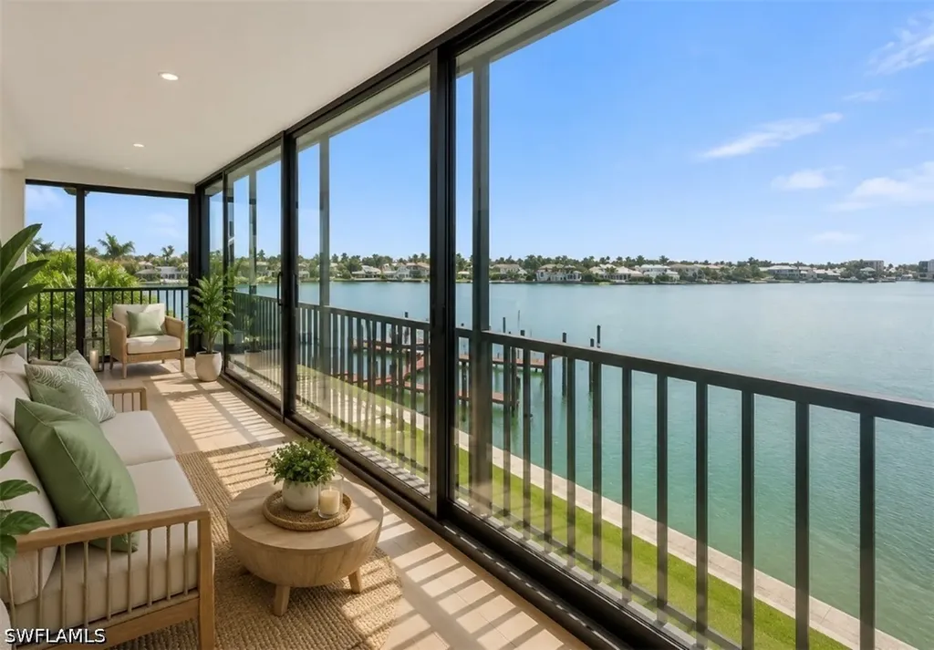 222 Harbour Drive Naples FL 34103