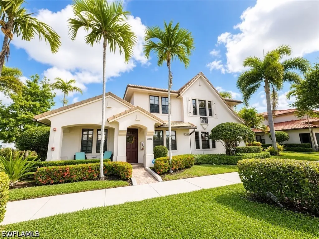 1367 Artesia Drive E Naples FL 34113