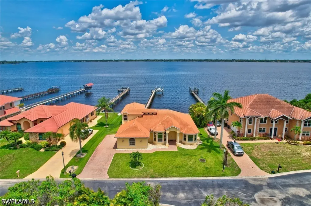 6140 River Shore Court North Fort Myers FL 33917