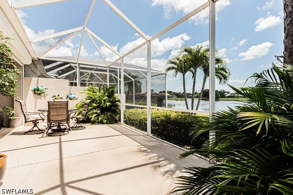 1992 Crestview Way Naples FL 34119