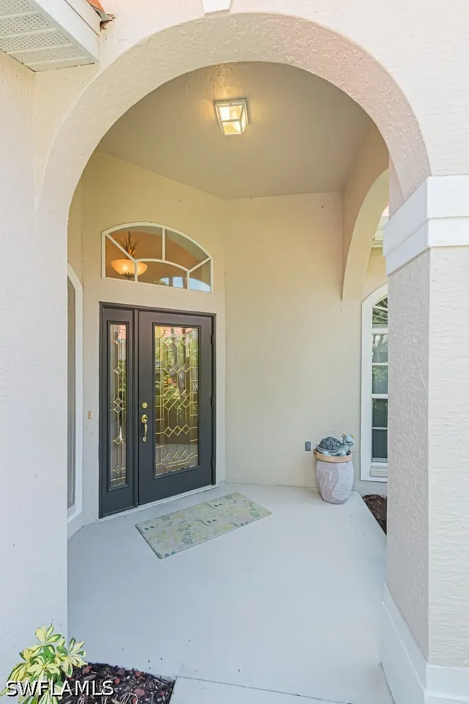 1992 Crestview Way Naples FL 34119