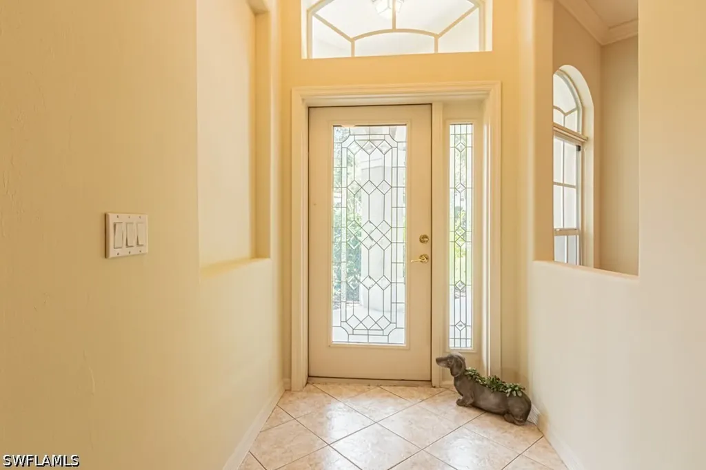 1992 Crestview Way Naples FL 34119