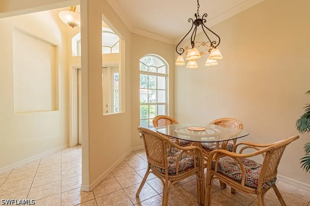 1992 Crestview Way Naples FL 34119
