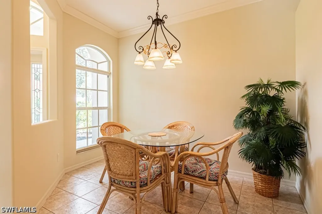 1992 Crestview Way Naples FL 34119