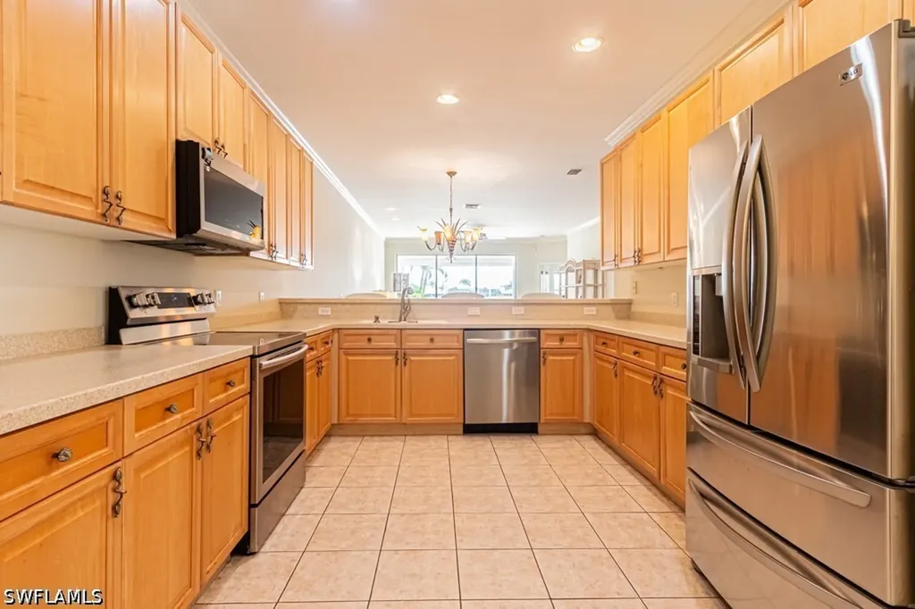 1992 Crestview Way Naples FL 34119