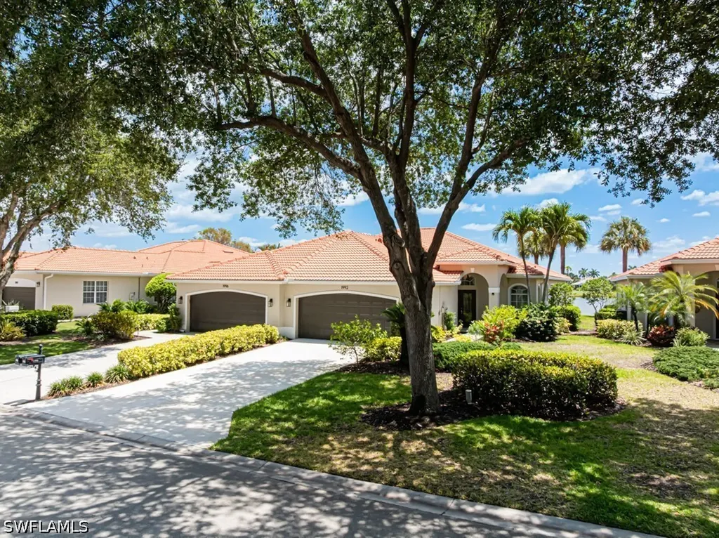 1992 Crestview Way Naples FL 34119