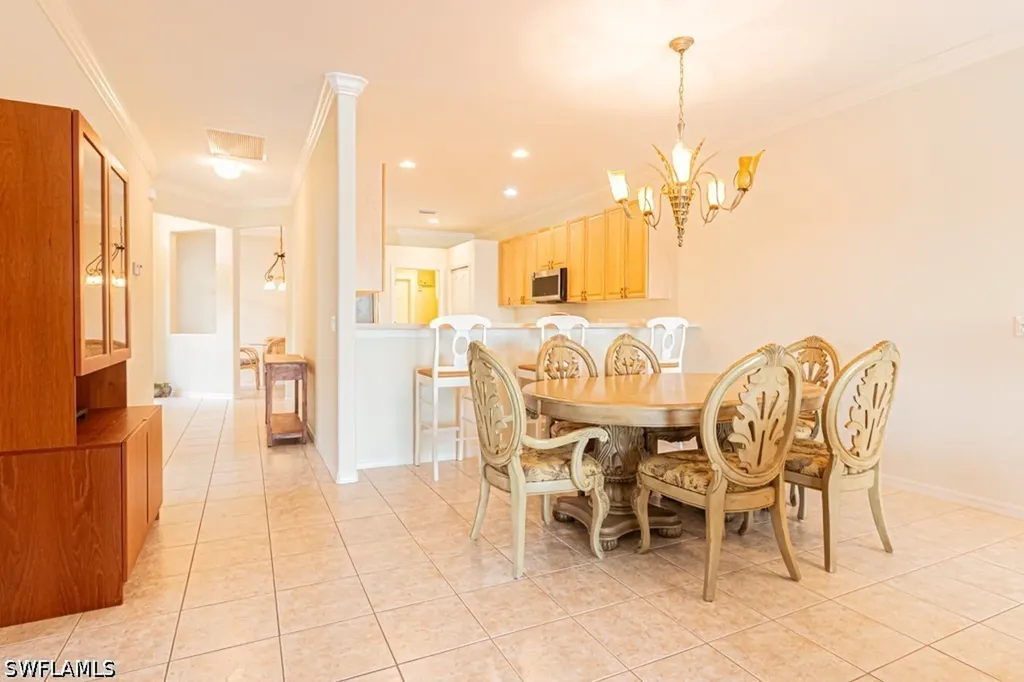 1992 Crestview Way Naples FL 34119