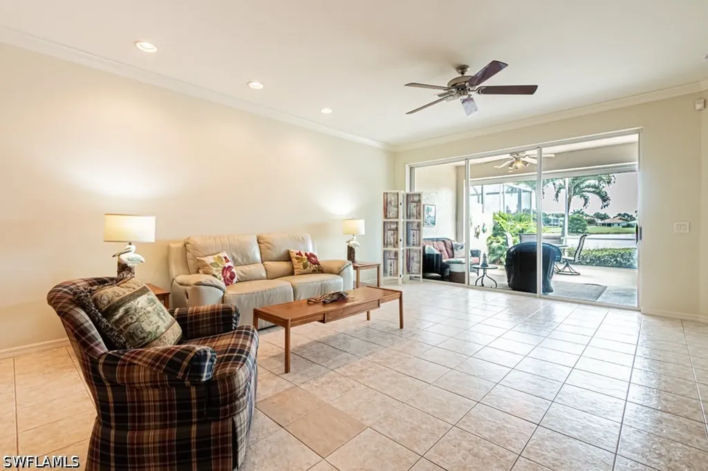 1992 Crestview Way Naples FL 34119