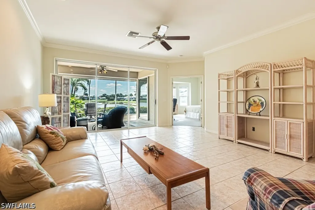 1992 Crestview Way Naples FL 34119