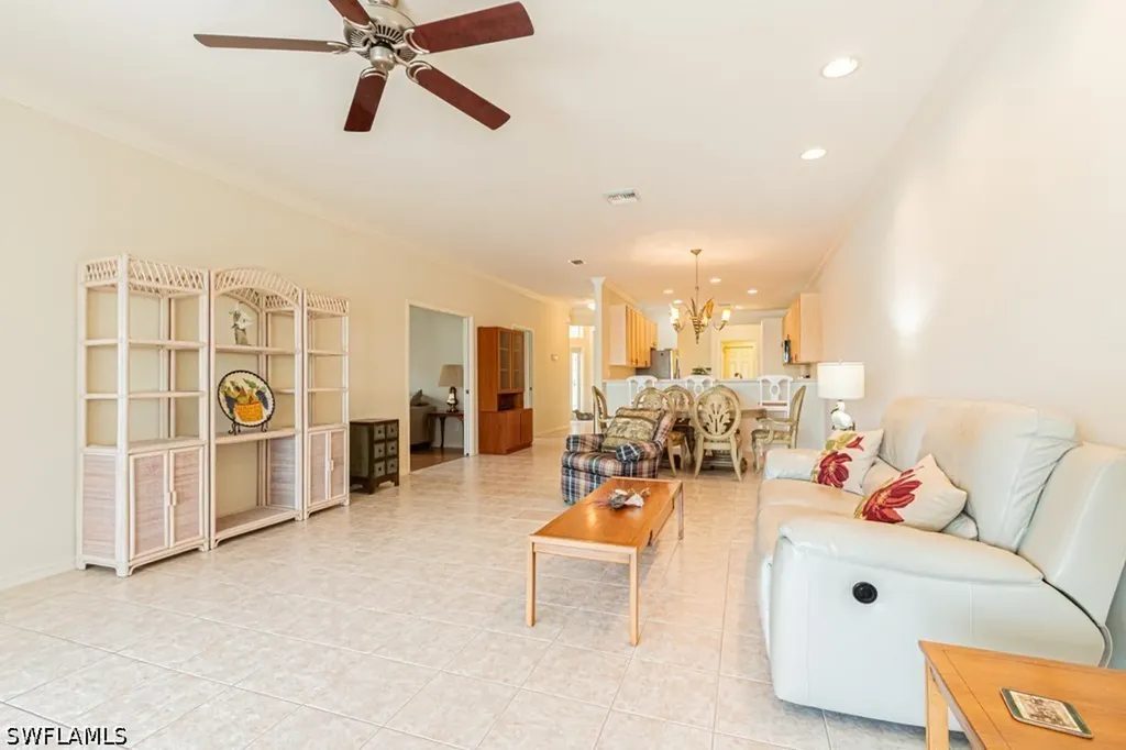 1992 Crestview Way Naples FL 34119