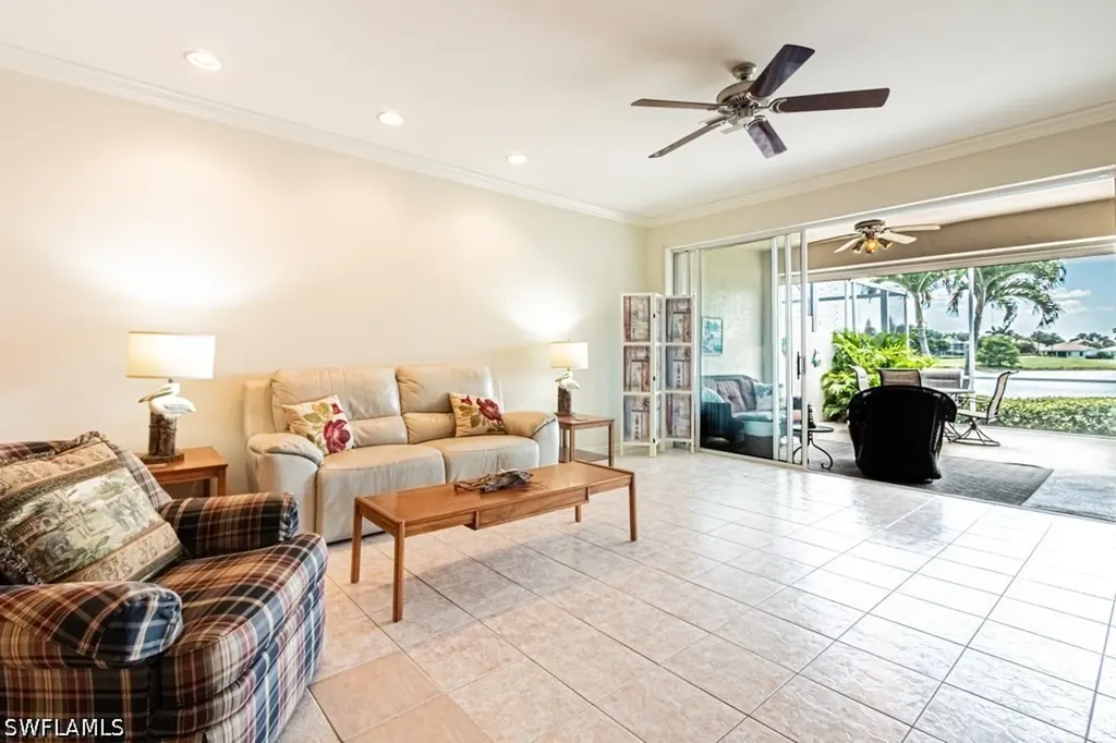 1992 Crestview Way Naples FL 34119