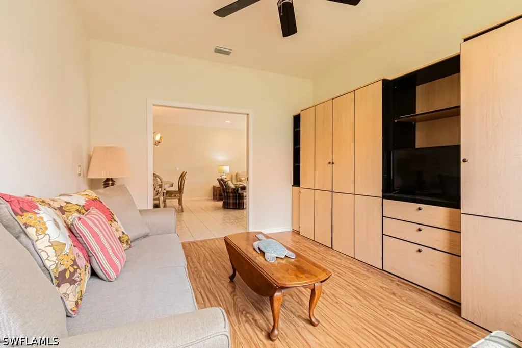 1992 Crestview Way Naples FL 34119