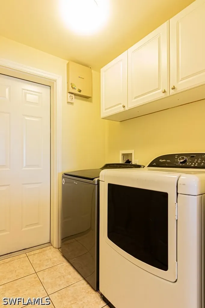 1992 Crestview Way Naples FL 34119