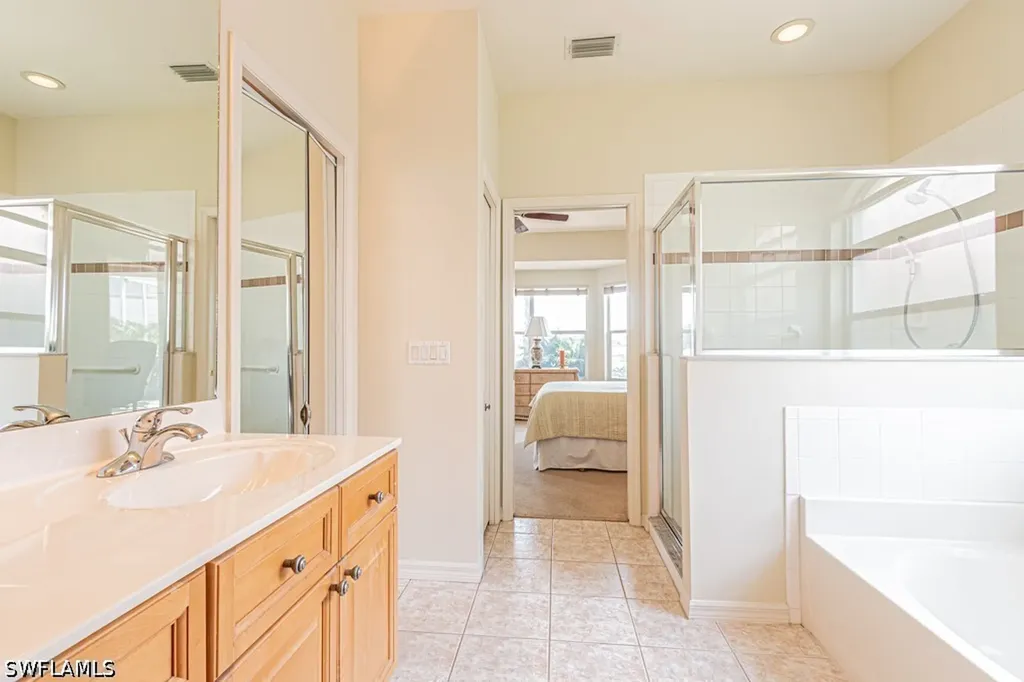 1992 Crestview Way Naples FL 34119