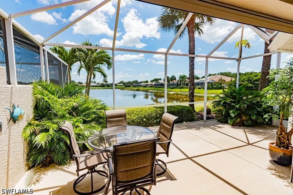 1992 Crestview Way Naples FL 34119