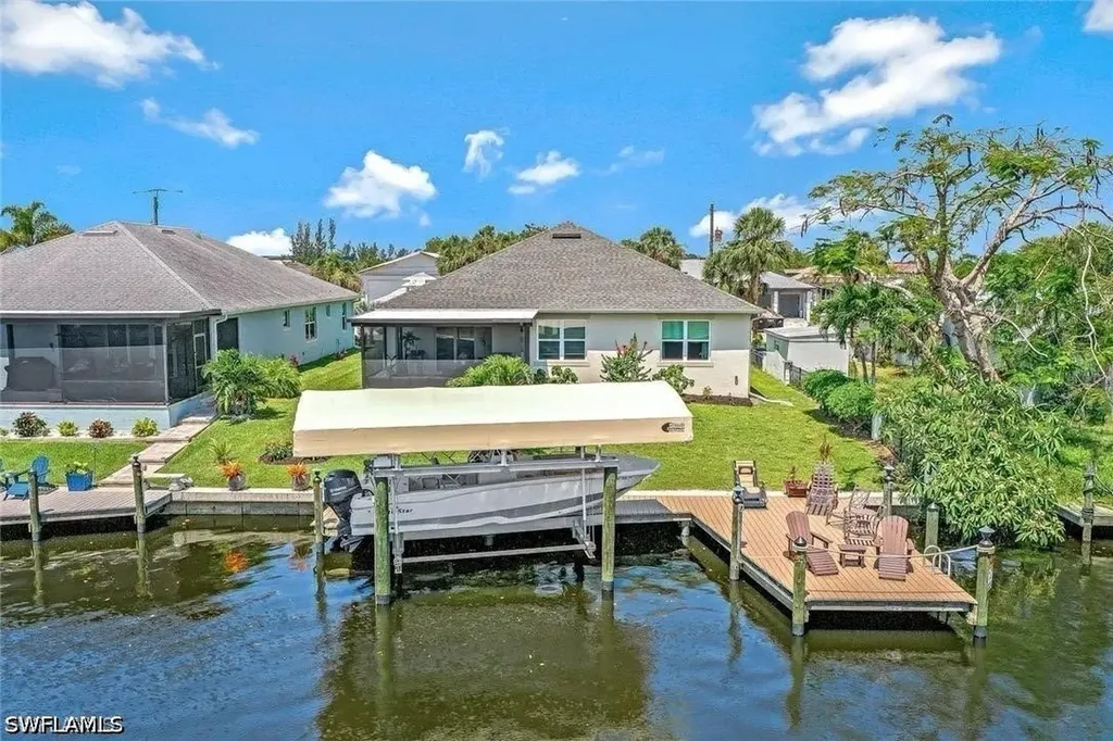 2214 Isle Of Pines Avenue Fort Myers FL 33905