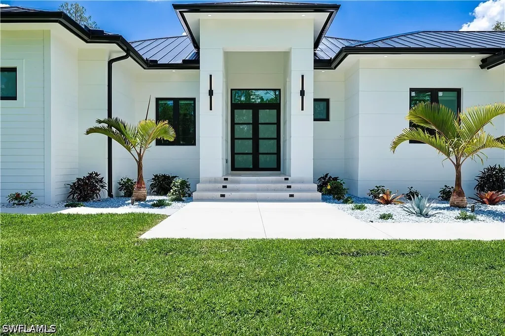 3430 1st Avenue NW Naples FL 34120