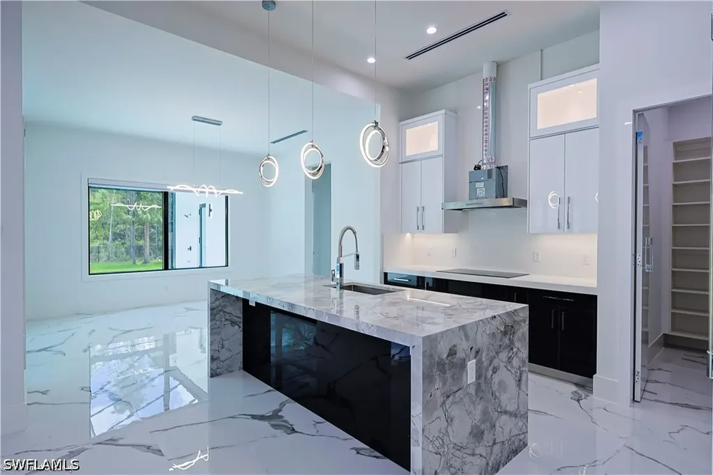 3430 1st Avenue NW Naples FL 34120