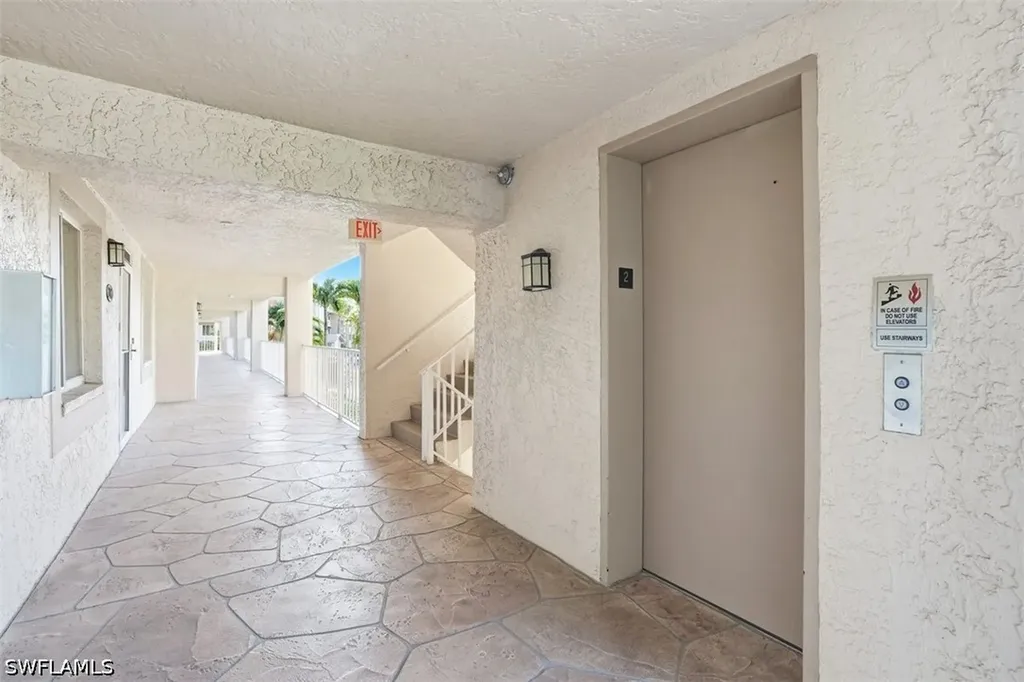 7320 Glenmoor Lane Naples FL 34104
