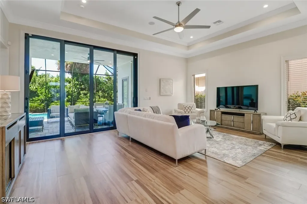 2875 Coco Lakes Drive Naples FL 34105