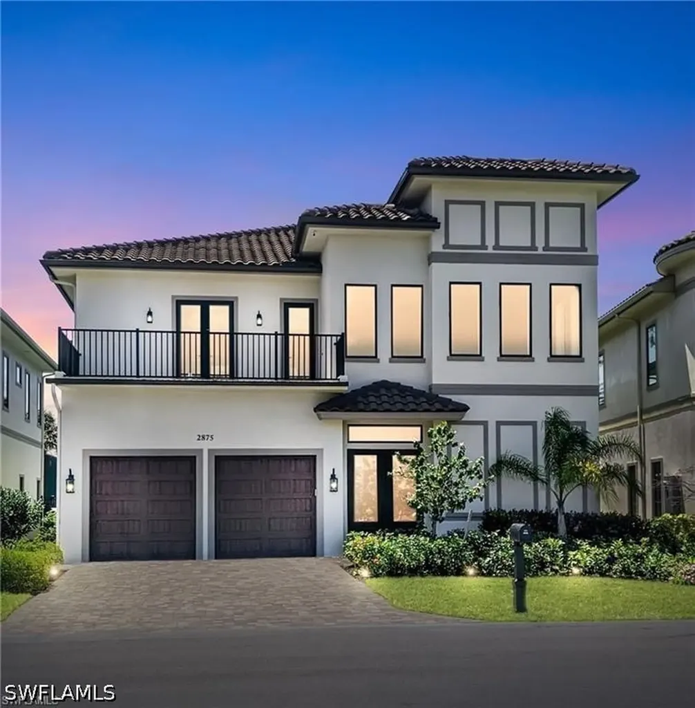 2875 Coco Lakes Drive Naples FL 34105