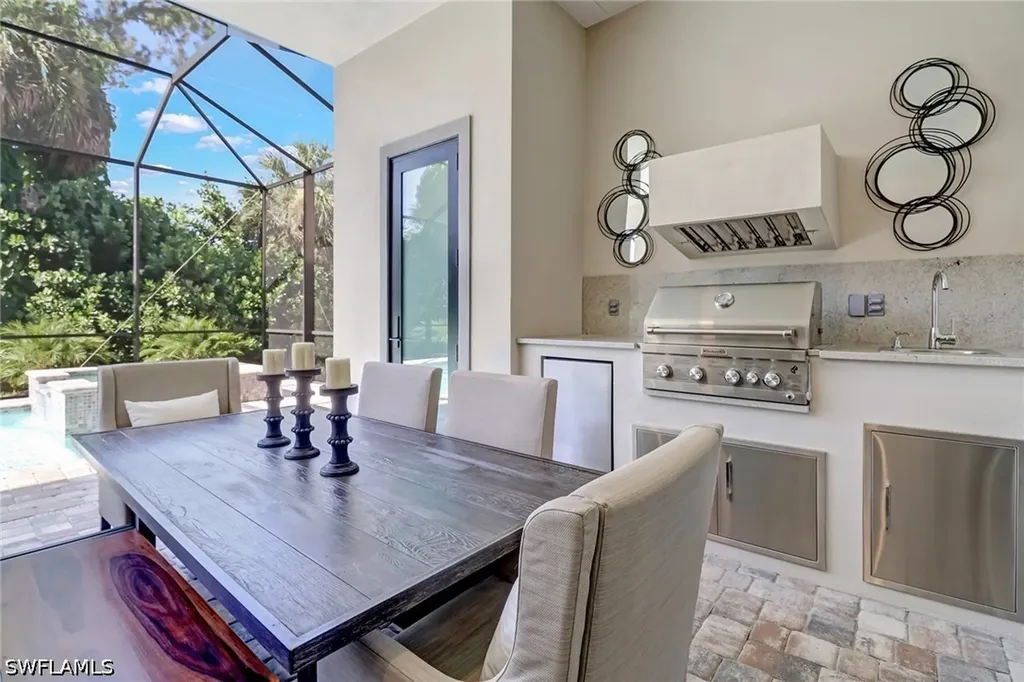 2875 Coco Lakes Drive Naples FL 34105