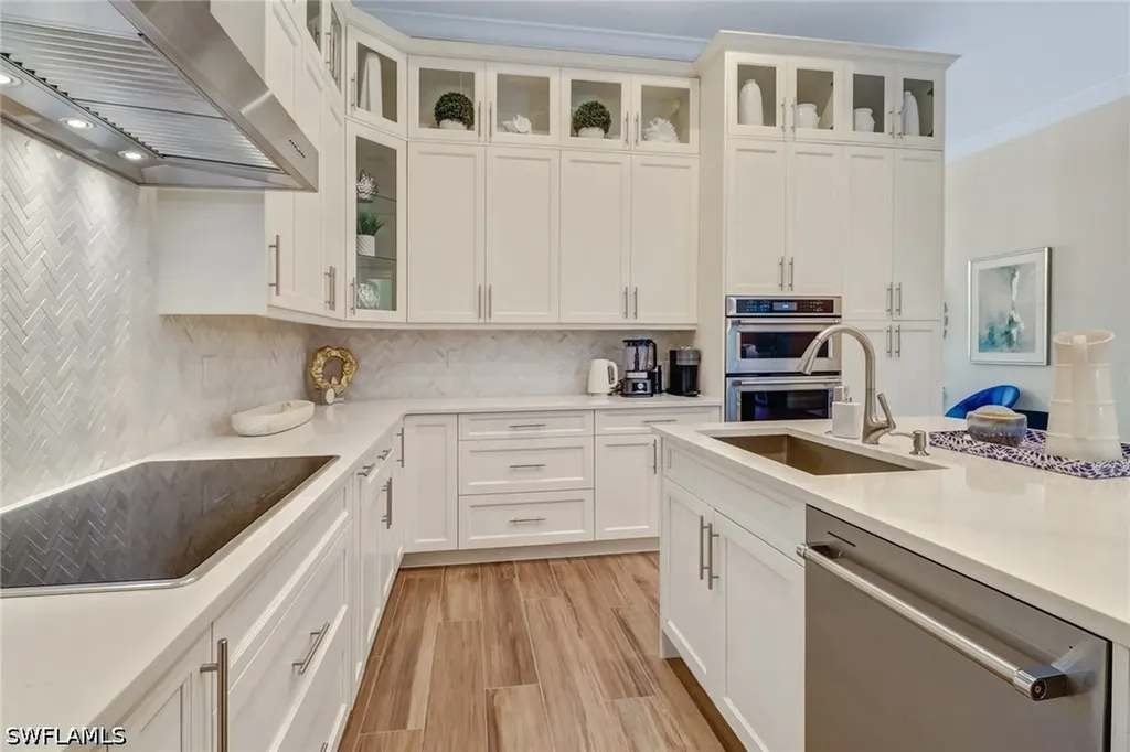 2875 Coco Lakes Drive Naples FL 34105