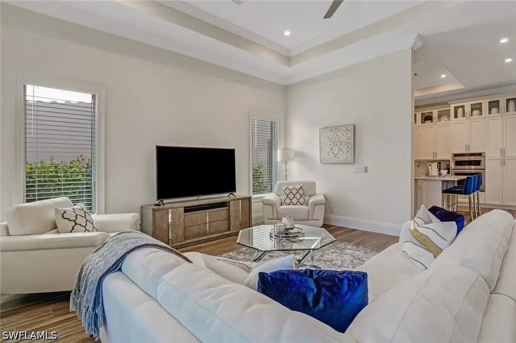 2875 Coco Lakes Drive Naples FL 34105