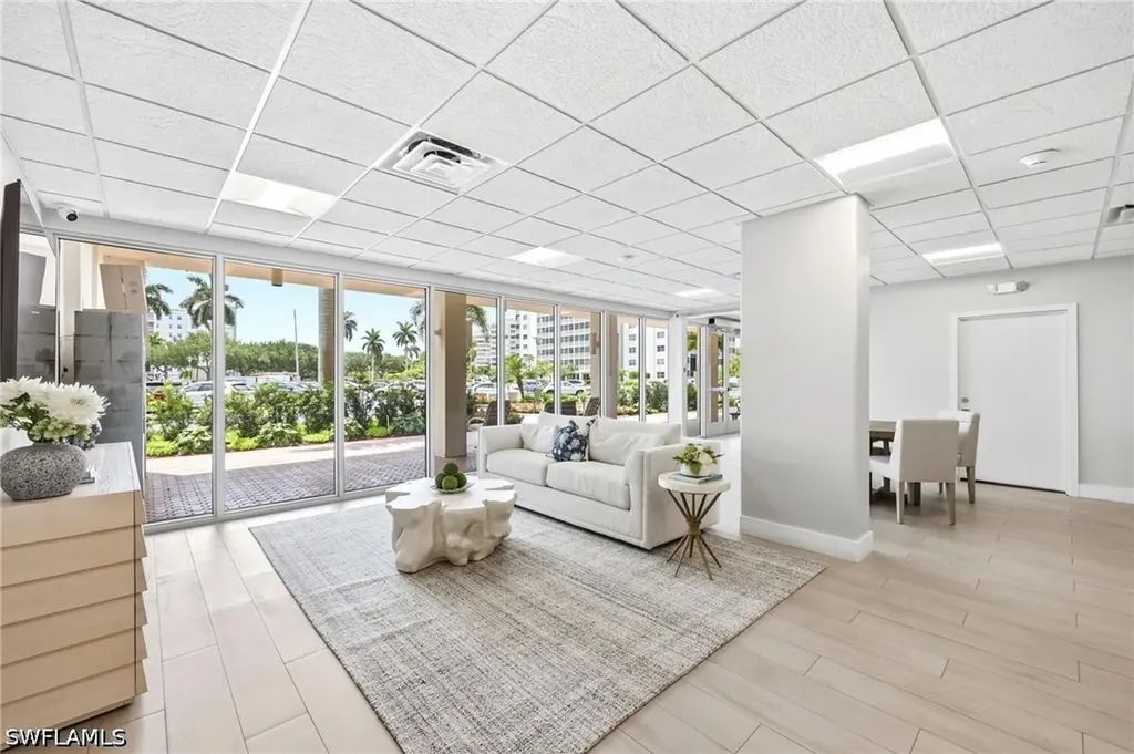 3 Bluebill Avenue Naples FL 34108